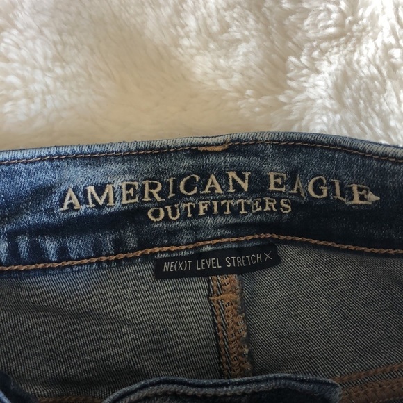 American Eagle Hi-Rise Shortie Jean Shorts - Picture 4 of 8